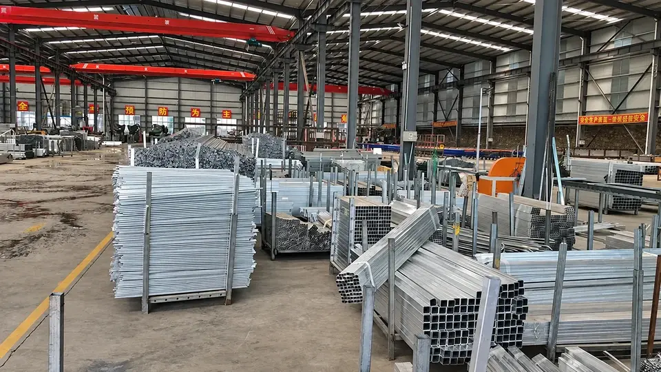 Mixed fence components stored in a production hall
