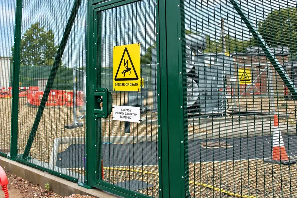 Green 358 mesh gate frame and adjoining post connection