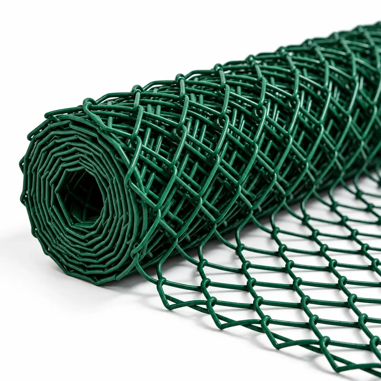 Green PVC-coated chain link roll with diamond mesh openings