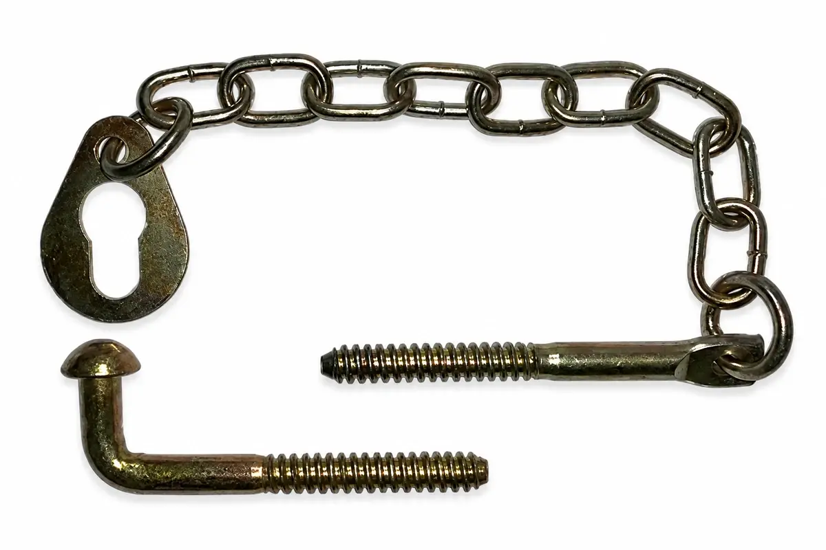 Galvanised ring and chain fastener for a farm gate