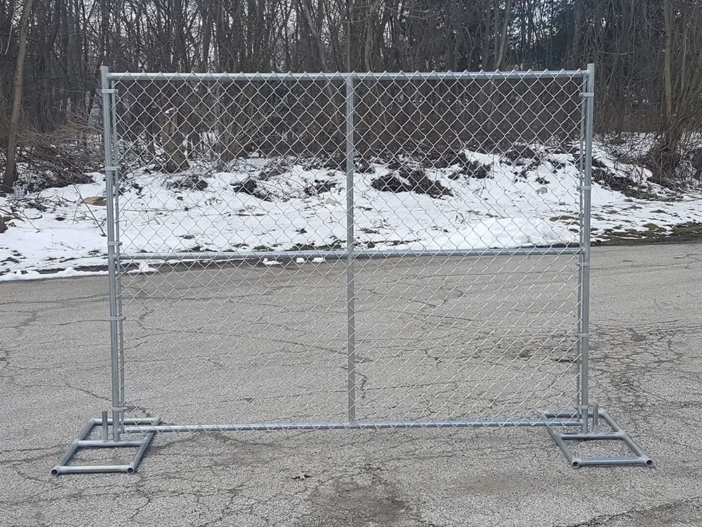 Single freestanding temporary chain link panel with rectangular feet